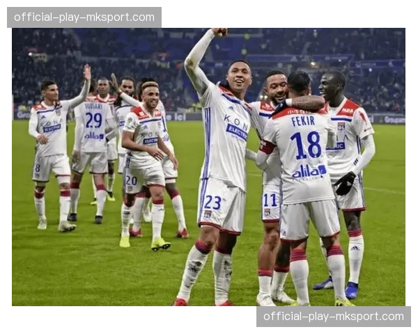 里昂公布对阵朗斯大名单，新援前锋首次进入比赛名单